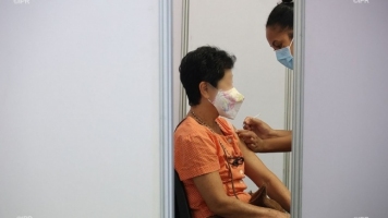 Vaccination 24,4% de la population totale a reçu une premièr ... Image 1